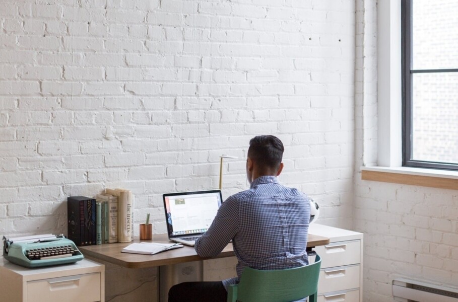segmento-de-seguros-esta-entre-os-que-mais-contrataram-para-home-office
