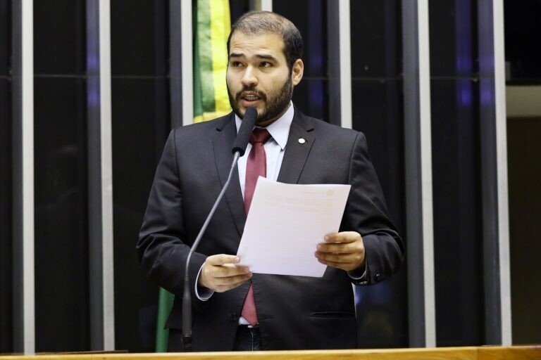 corretor-de-seguros-lucas-vergilio-e-escolhido-novo-lider-de-partido-na-camara