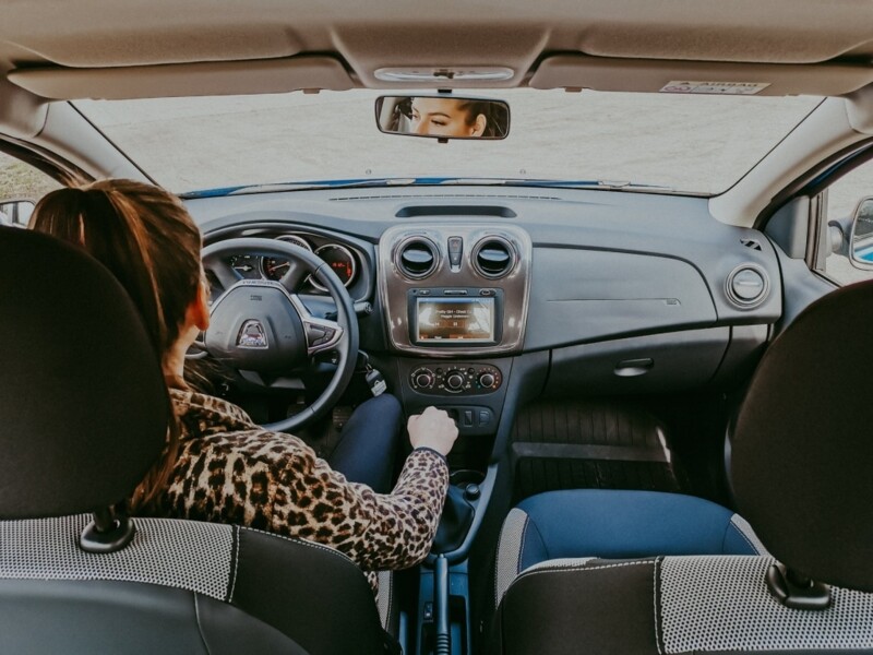 seguro-auto-mulher-da-bradesco-autore-oferece-protecao-personalizada