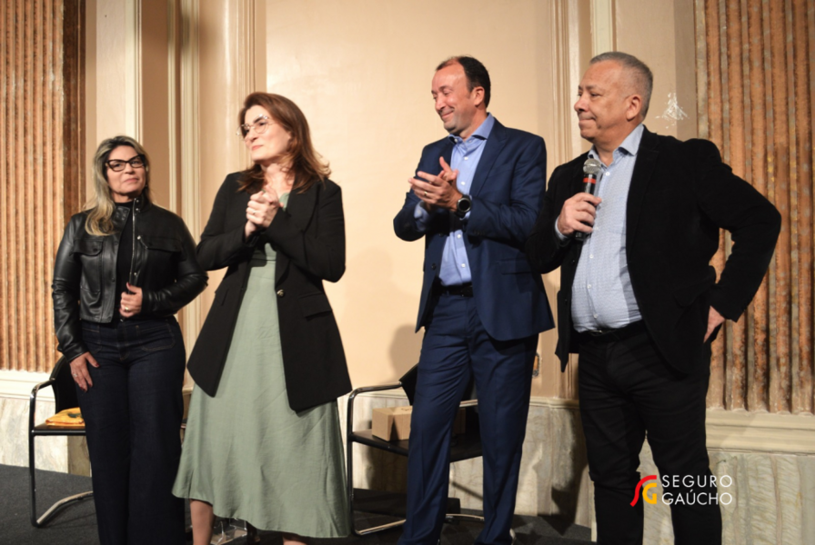 atingidas-pelas-enchentes-profissionais-do-mercado-segurador-compartilham-suas-experiencias-durante-evento-do-cvg-rs