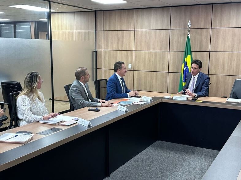 iniciativas-do-setor-segurador-sao-apresentadas-ao-ministro-de-portos-e-aeroportos