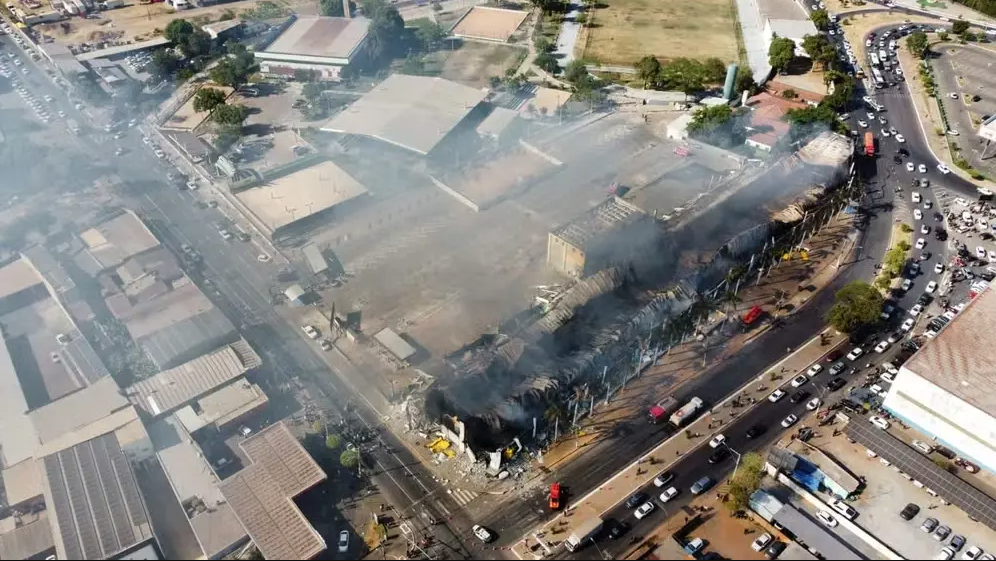 incendio-em-shopping-popular-de-cuiaba-que-nao-possuia-seguro-abre-discussao-sobre-papel-do-corretor