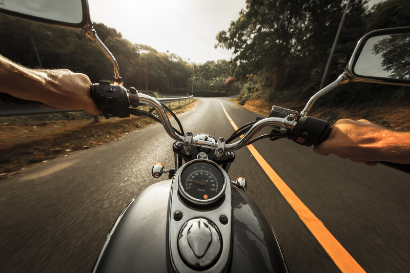 cresce-a-busca-por-seguros-de-motocicletas-no-brasil-aponta-novo-mapa-de-seguros-da-serasa