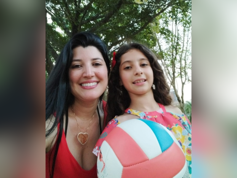 luana-e-isadora-mae-e-filha-torcerao-pelo-volei-brasileiro-em-paris-em-2024
