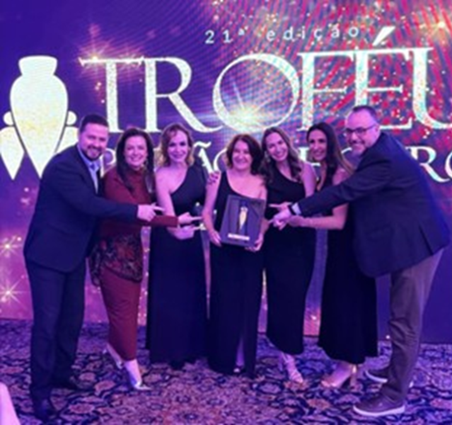 tokio-marine-e-eleita-a-seguradora-de-vida-do-ano-no-trofeu-pinhao-de-ouro-2025