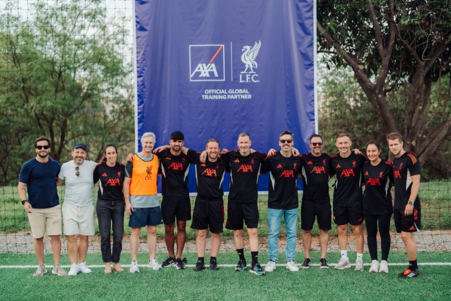 axa-no-brasil-comemora-sucesso-da-primeira-soccer-clinic-do-liverpool-fc-para-criancas-em-sao-paulo