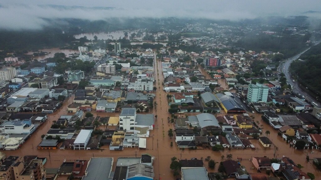 corretores-de-seguros-se-empenham-no-auxilio-em-meio-as-calamidades-no-rio-grande-do-sul