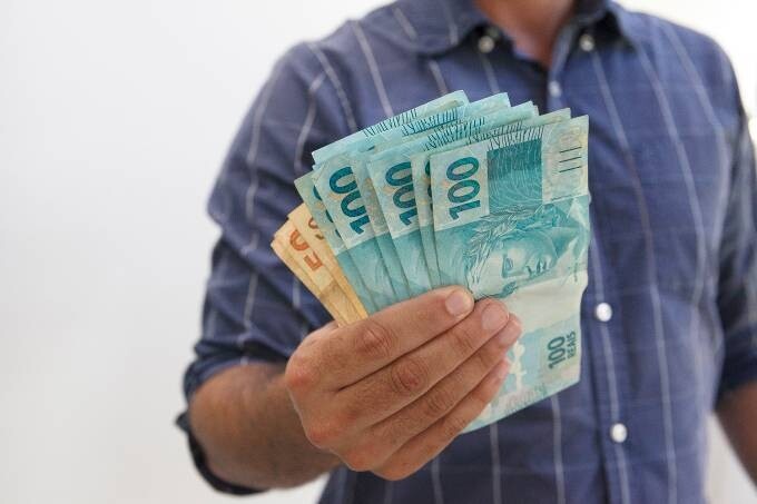 no-rs-homem-recebe-premio-de-r-100-mil-em-sorteio-do-seguro-de-vida