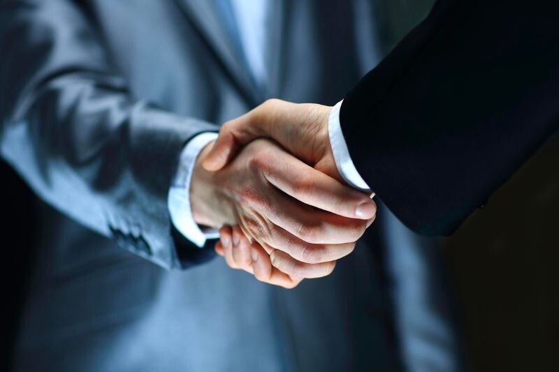 seguradora-anuncia-nova-parceria-com-a-porto