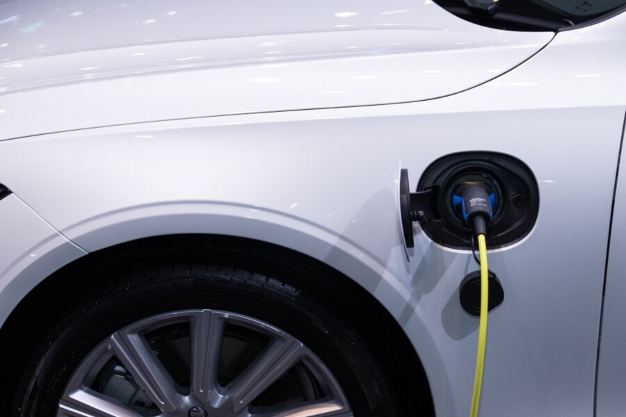 consertar-um-carro-eletrico-e-mais-barato-nao-para-as-seguradoras