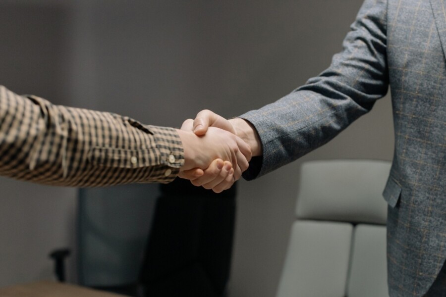 corretores-poderao-estabelecer-parcerias-comerciais-com-as-siss